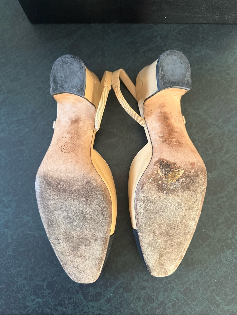 CHANEL Two-Tone Slingback Pumps in Beige and Black - Picture 6 of 6